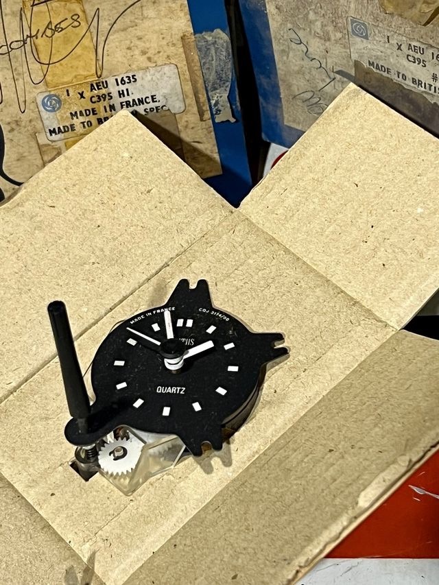 ADU1635 Reloj hora Smiths pulsador Triumph TR7 - Zdjęcie 1 z 1
