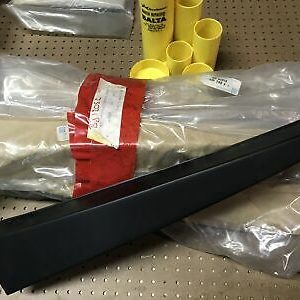 BRC489 – Exterior fin black ROVER SD1