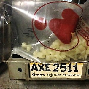 AXE2511 – Grapa sujeccion mando cierre INNOCENTI