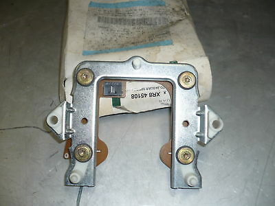 XR845108 – SWITCH-HORN JAGUAR 05-08 S-Type