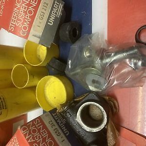 GSJ212 – TRUNNION KIT-UPPER LH MORRIS MINOR 58-71