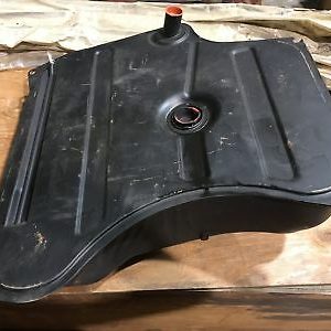 312390 – Petrol tank Triumph Dolomite