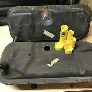 ARA472 – TANK-FUEL MORRIS MINOR 1000 (RUSTY COVER)