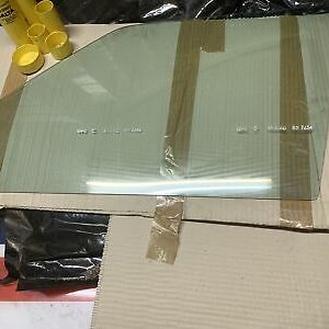 BRC5733 – FRONT DOOR GLASS LH SUNDYM ROVER SD1